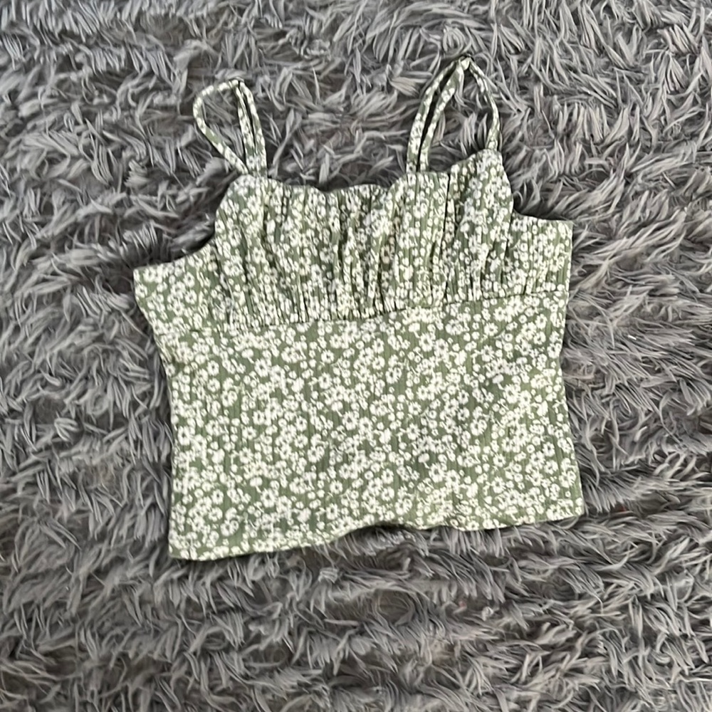 Medium adjustable strap crop top